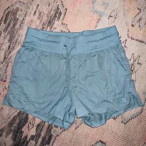 NORTH FACE SHORTS